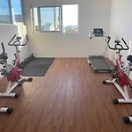Increíble estudio moderno con alberca y gimnasio